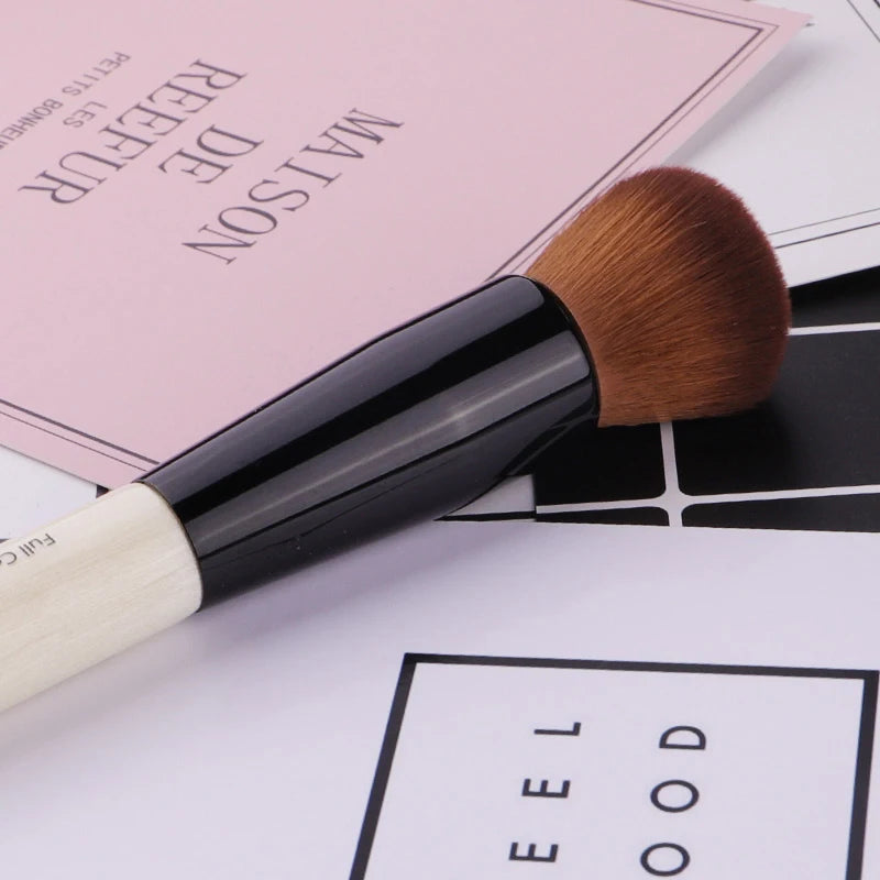 Soft Round Bristle Makeup Brush | Full Coverage Powder Tool