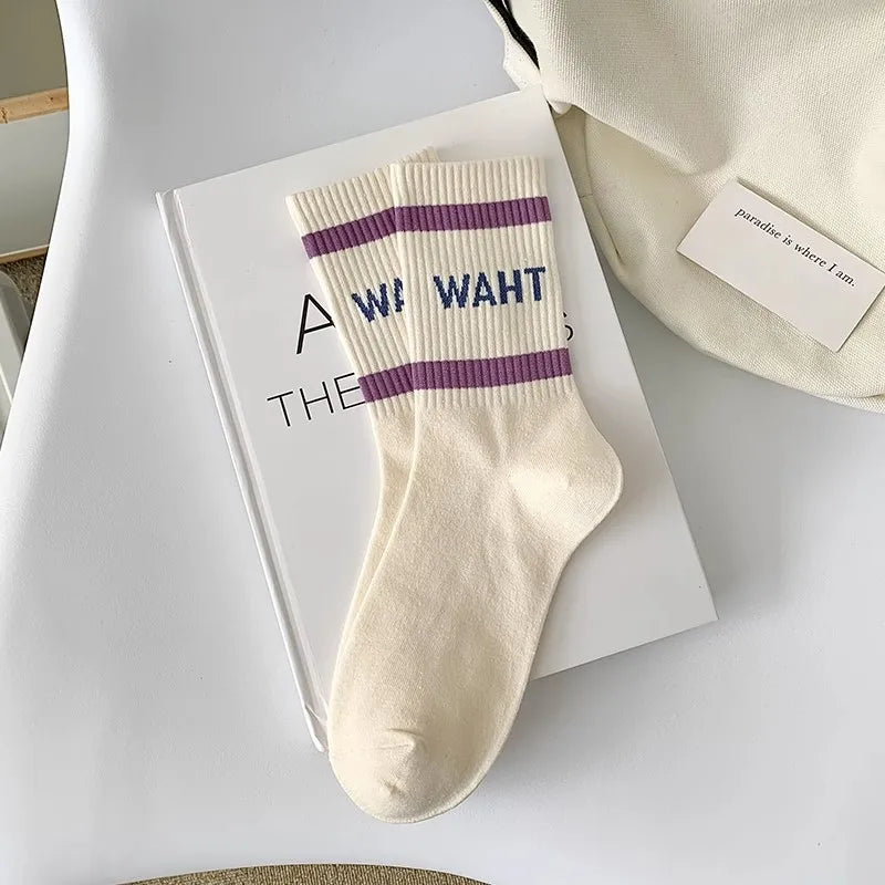 Couple-style socks for cross-border export. Women's style winter and autumn mid-length socks in white. Men's socks.