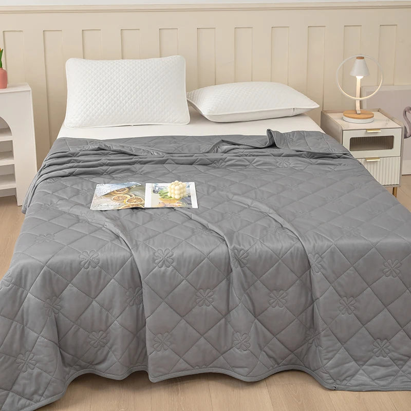 Cooling Silk Summer Quilt | Breathable & Ice Cold Comfort