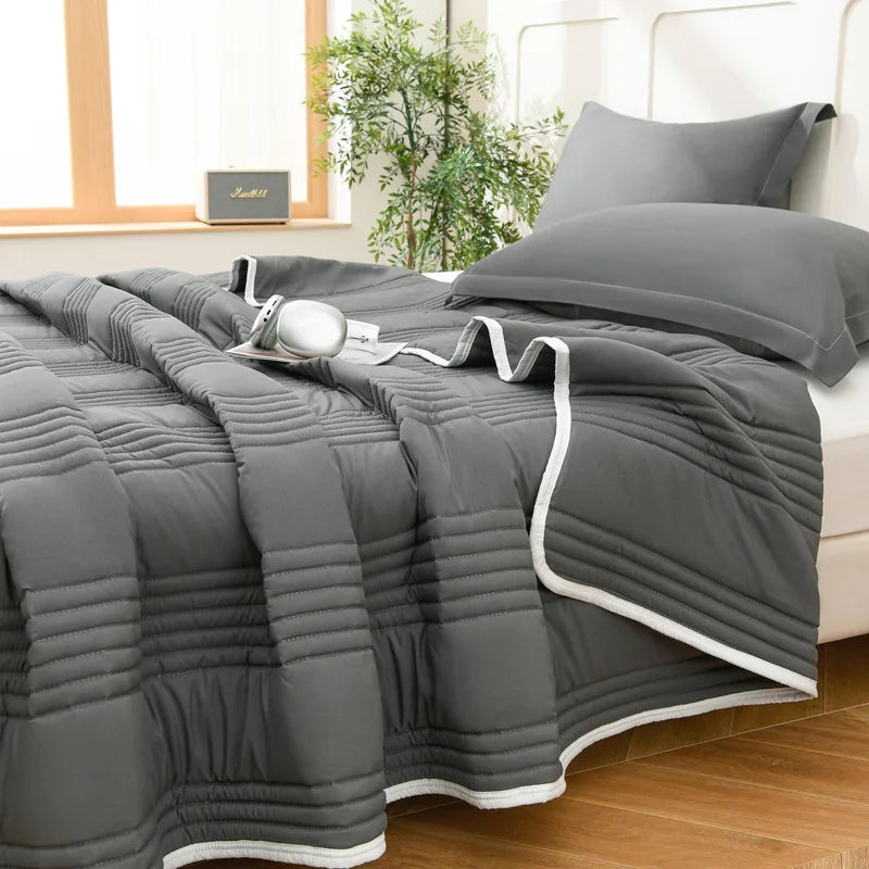 Lightweight Quilted Summer Blanket | Soft and Breathable Comforter