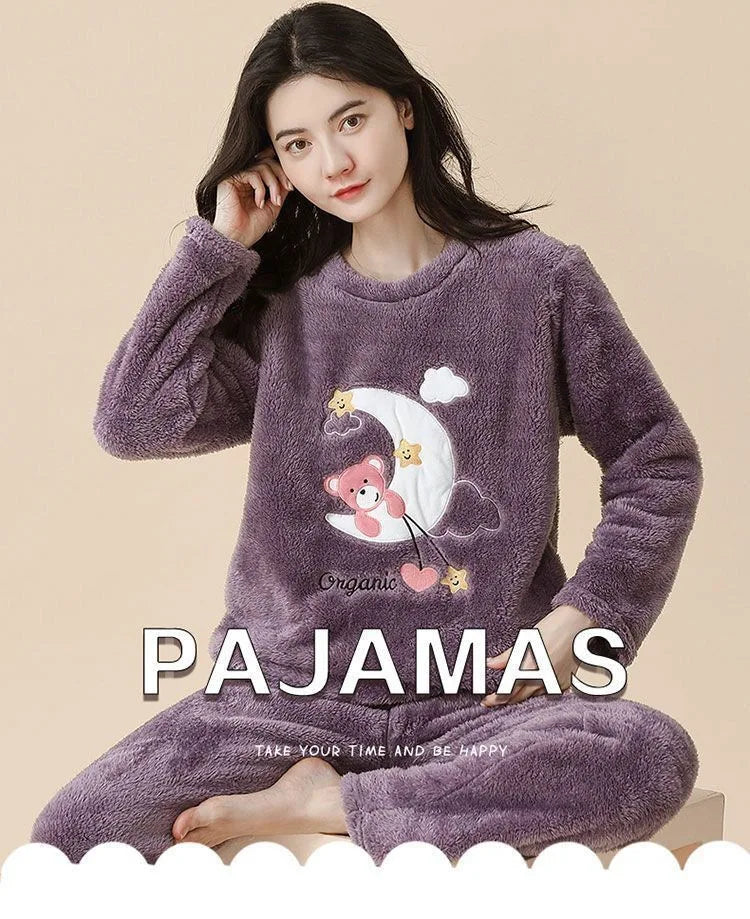 Cozy Women’s Winter Pajamas Set | Cute Cartoon Grizzly Bear Design