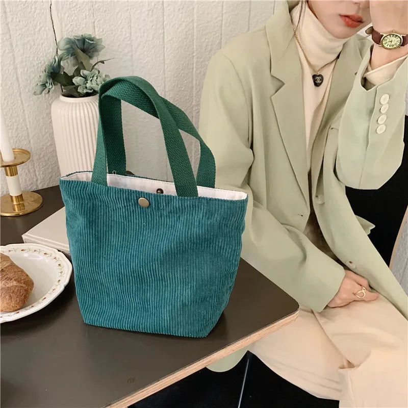 Elegante bolso de mano pequeño de terciopelo para mujer | Un esencial de estilo casual