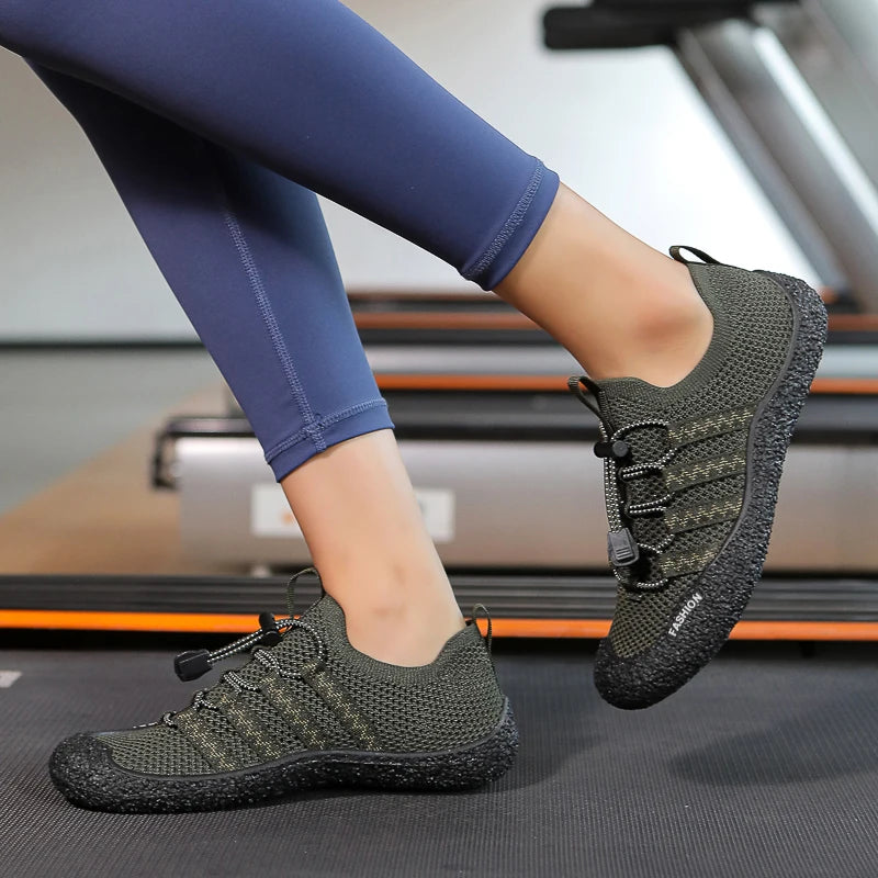 Couples Barefoot Hiking Shoes Lightweight Breathable Quick-Dry Beach Shoes Suitable for Fitness Outdoor Sports And Swimming