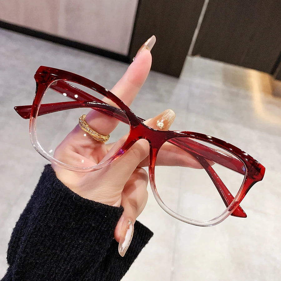 Fashionable Women's Cat-Eye Glasses | Retro Style for Everyday Use