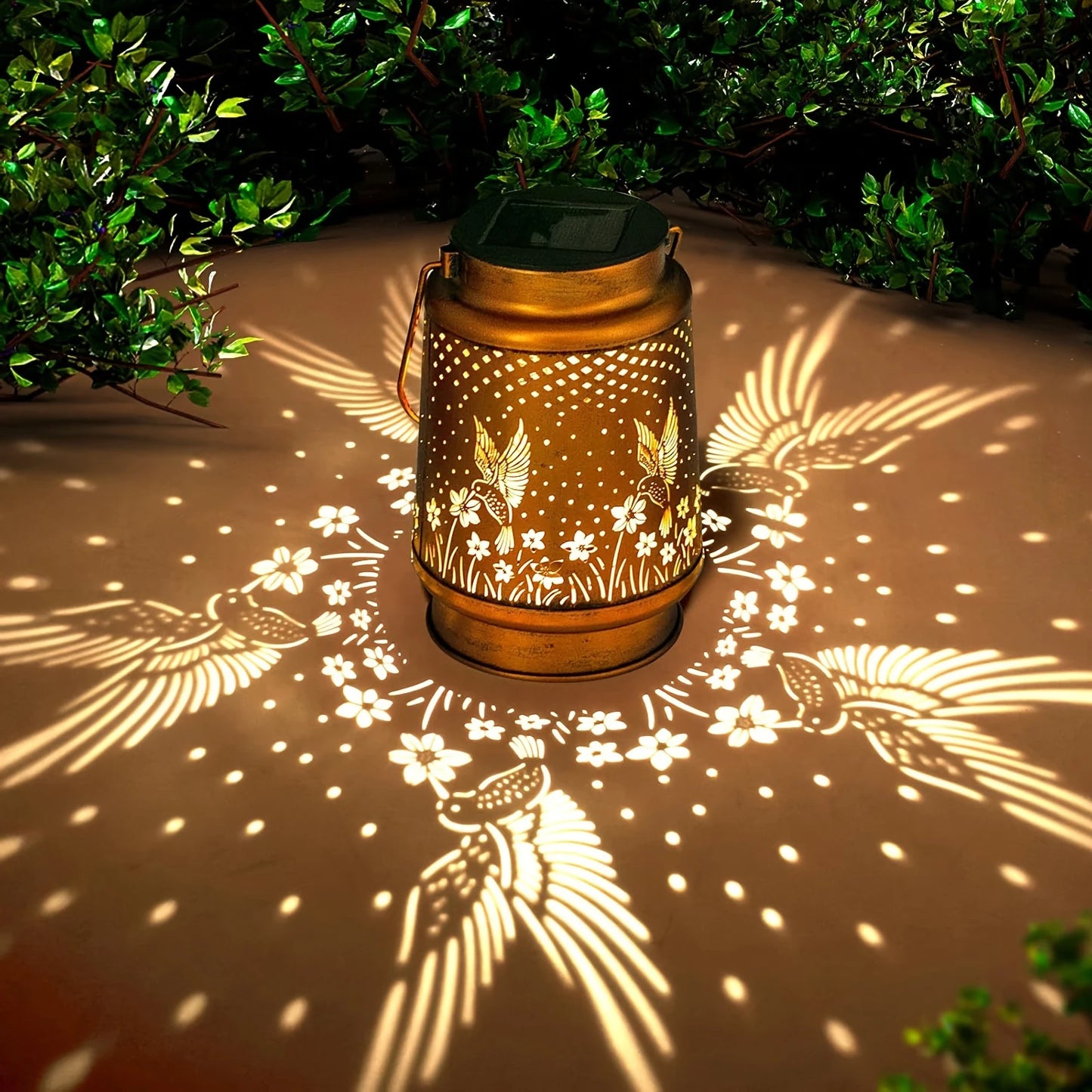 Solar Lantern Outdoor Decor | Elegant Pathway Lighting for Gardens