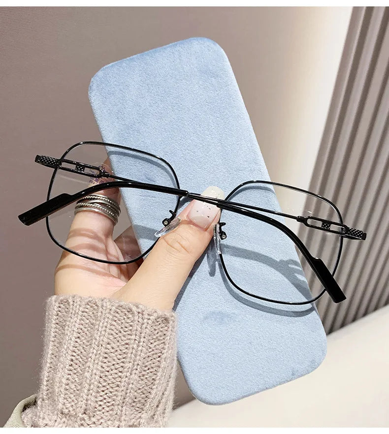 Ultra Light Anti Blue Light Glasses | Stylish Myopia Eyewear