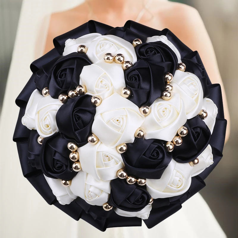 Impresionante ramo de boda azul marino para damas de honor | Elegante decoración floral