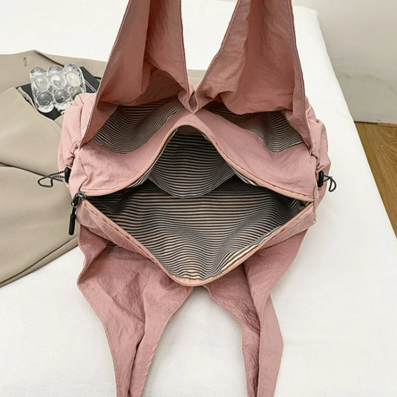 Bolso de mano de tela arrugada, moderno y cómodo para mujer