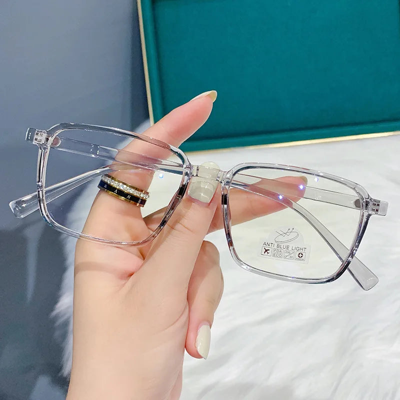 Stylish Myopia Glasses for Women | High-Definition Anti Blue Light