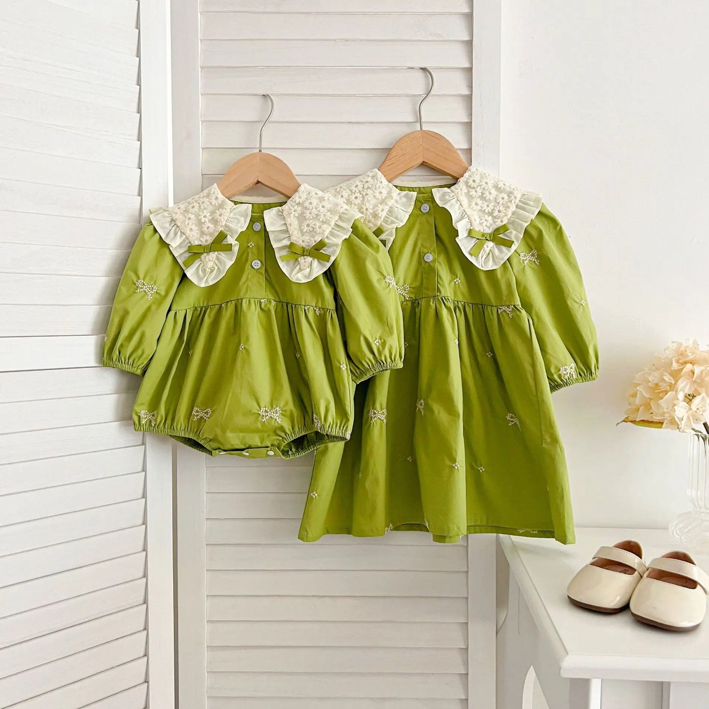 Cute Baby Girls Bow Lace Embroidery Bodysuit & Dress Set