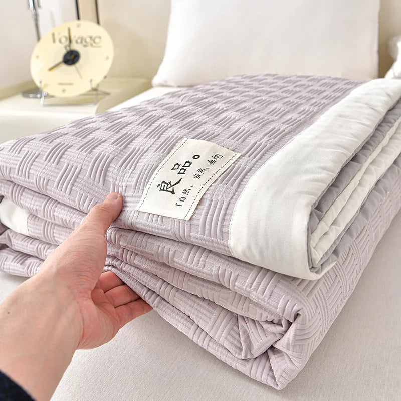 Lightweight Summer Waffle Quilt | Ideal for Home & Dorm