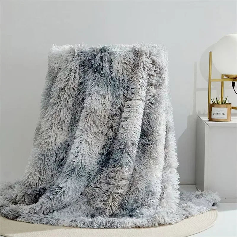 Soft Faux Fur Throw Blanket | Luxurious and Cozy Bedspread