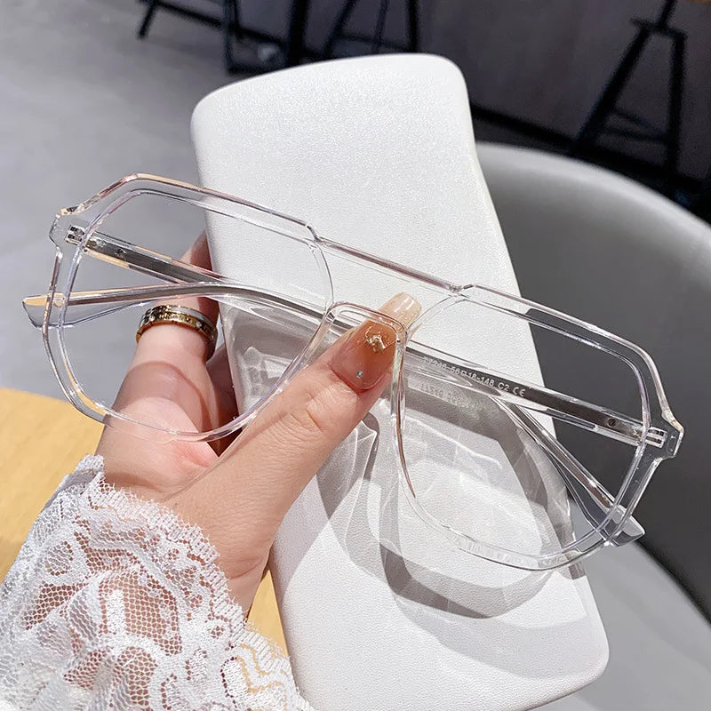 Stylish Women’s Oversized Myopia Glasses | Photochromic Eyeglasses 2026