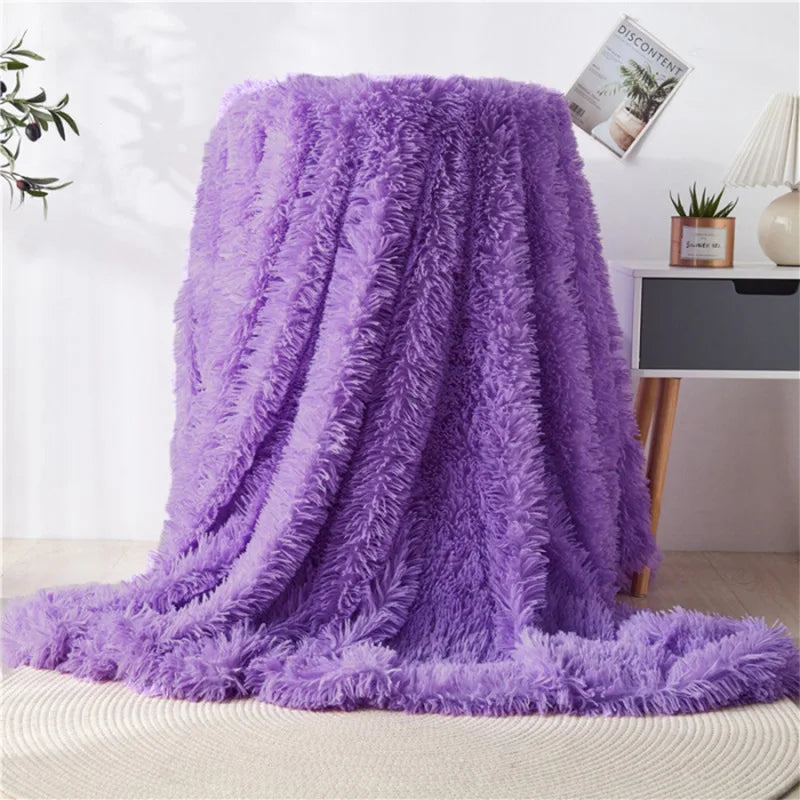 Soft Faux Fur Throw Blanket | Luxurious and Cozy Bedspread