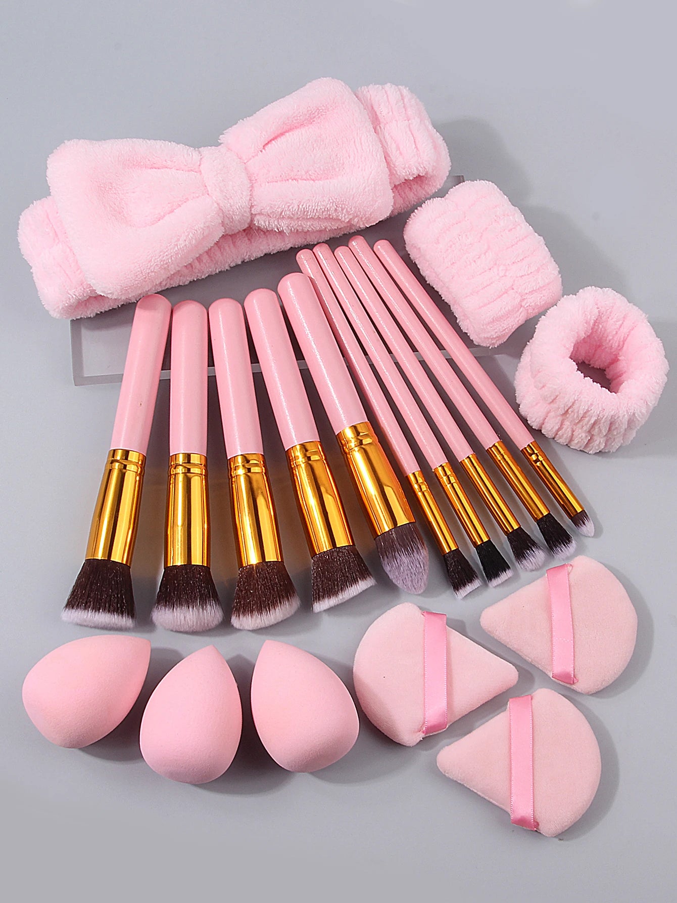 19PCS Professional Makeup Brush Set | Flawless Application Tools