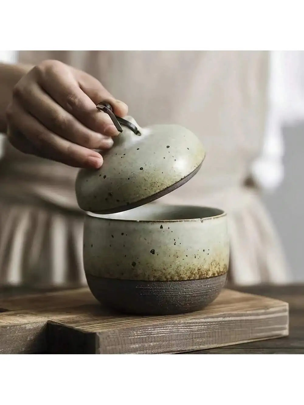 Elegant Japanese Style Stoneware Bowl with Lid for Stews & Soups