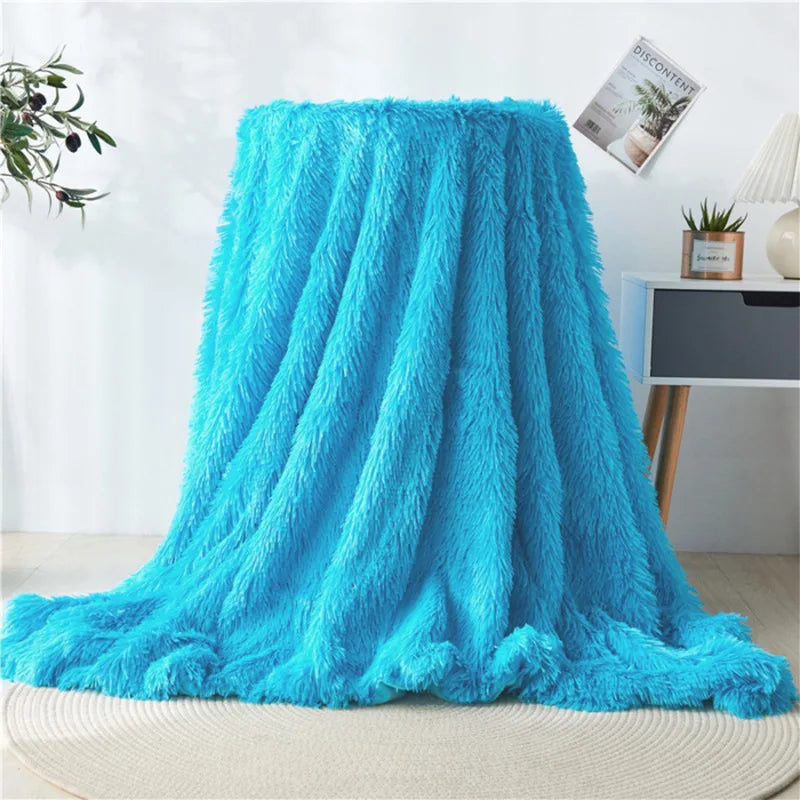Soft Faux Fur Throw Blanket | Luxurious and Cozy Bedspread