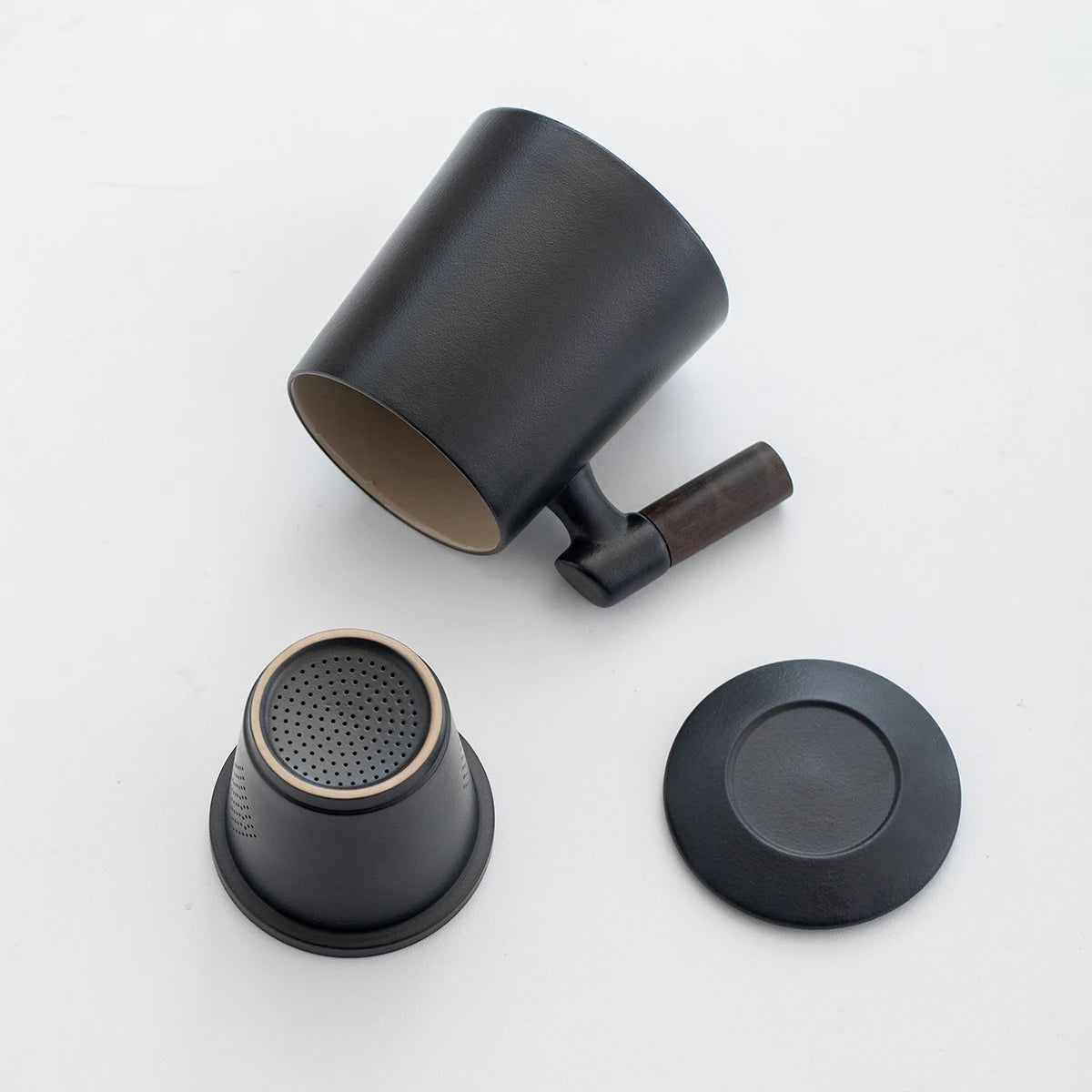 Elegant 3-Piece Ceramic Tea Cup Set with Lids | Perfect Beverage Mugs