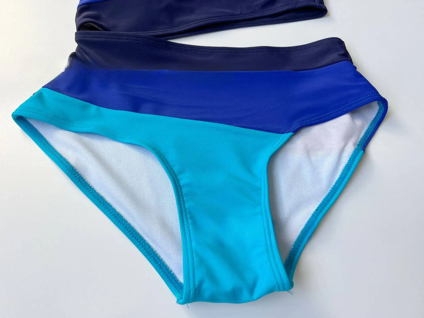 Women's Colorblock One-Piece Swimsuit | Stylish Summer Beachwear
