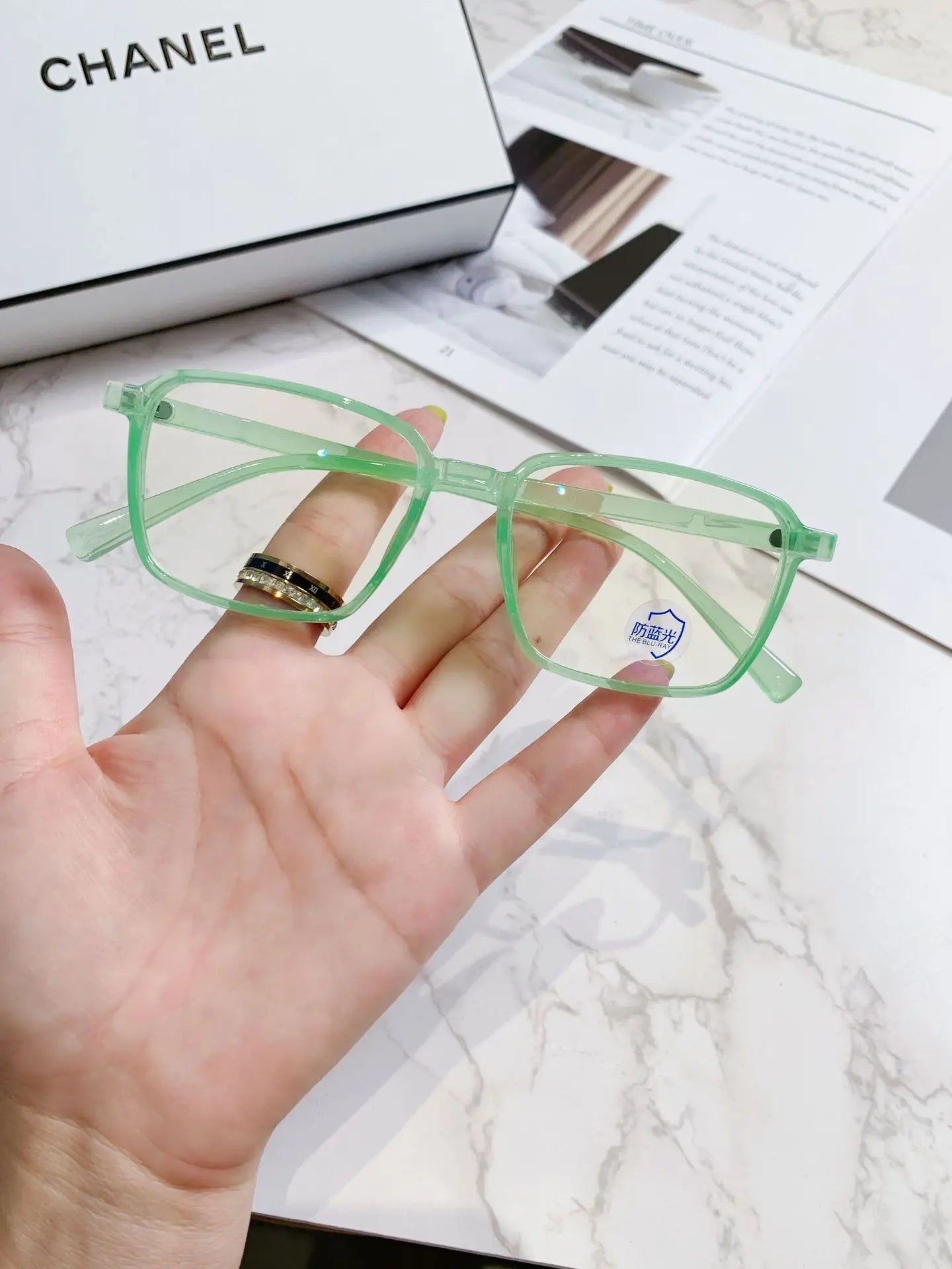 Stylish Myopia Glasses for Women | High-Definition Anti Blue Light