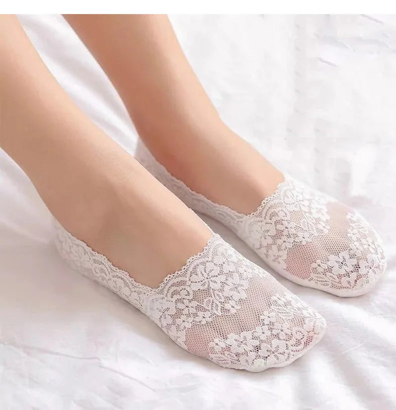 Women's Lace Invisible Ankle Socks | Chic No-Show Comfort