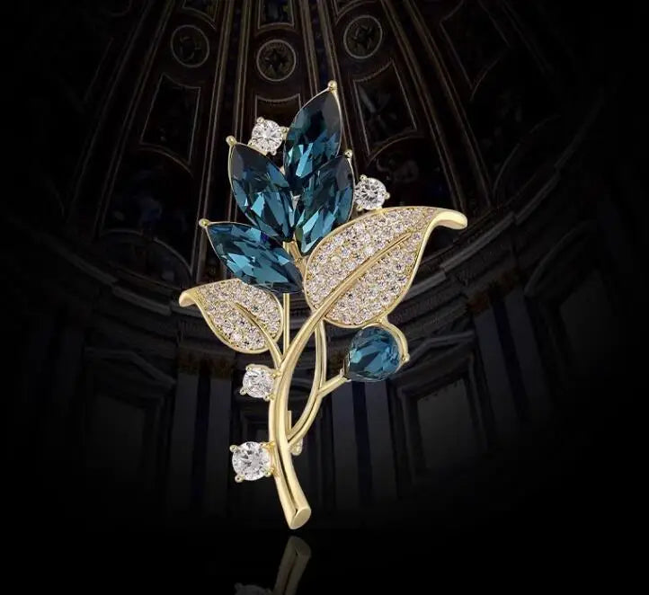 Elegant Gold Color Rhinestone Shovel Brooch for Stylish Accessory