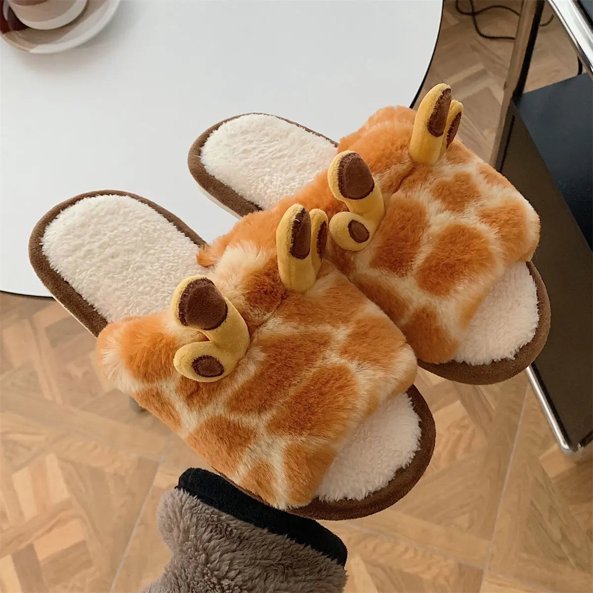 Women's Cartoon Giraffe Plush Slippers | Cozy Indoor Shoes