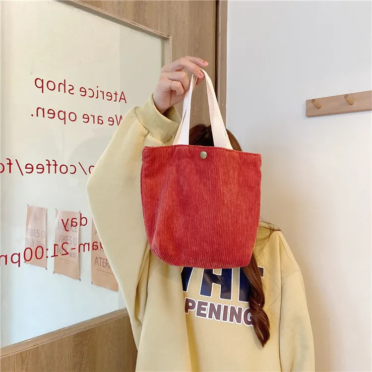 Elegante bolso de mano pequeño de terciopelo para mujer | Un esencial de estilo casual