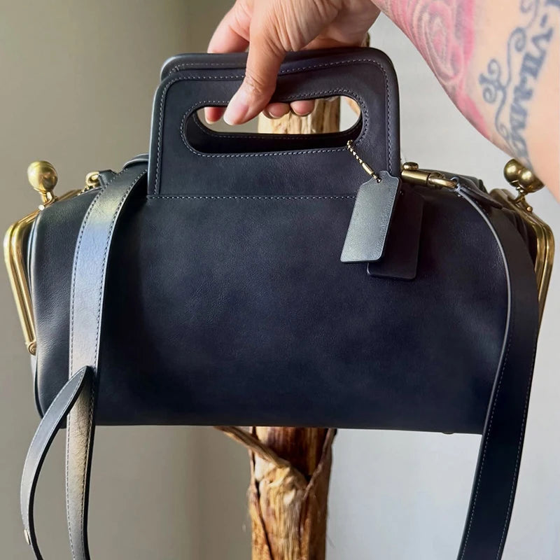 Luxury Retro Clip Handbag | Elegant Large Capacity Crossbody Bag