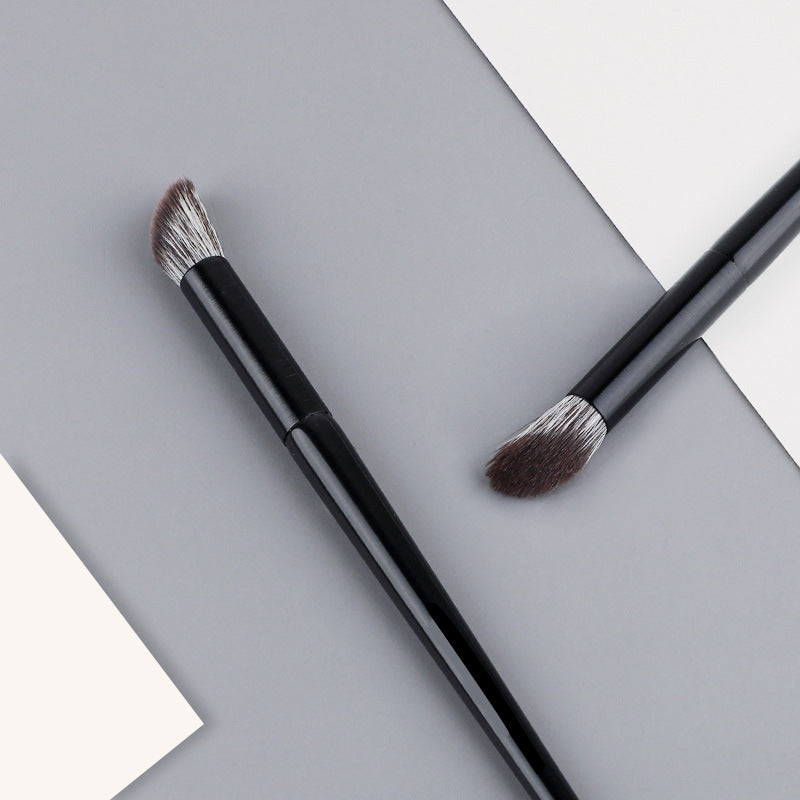 Concealer Brush | Essential Tool for Flawless Makeup Finish