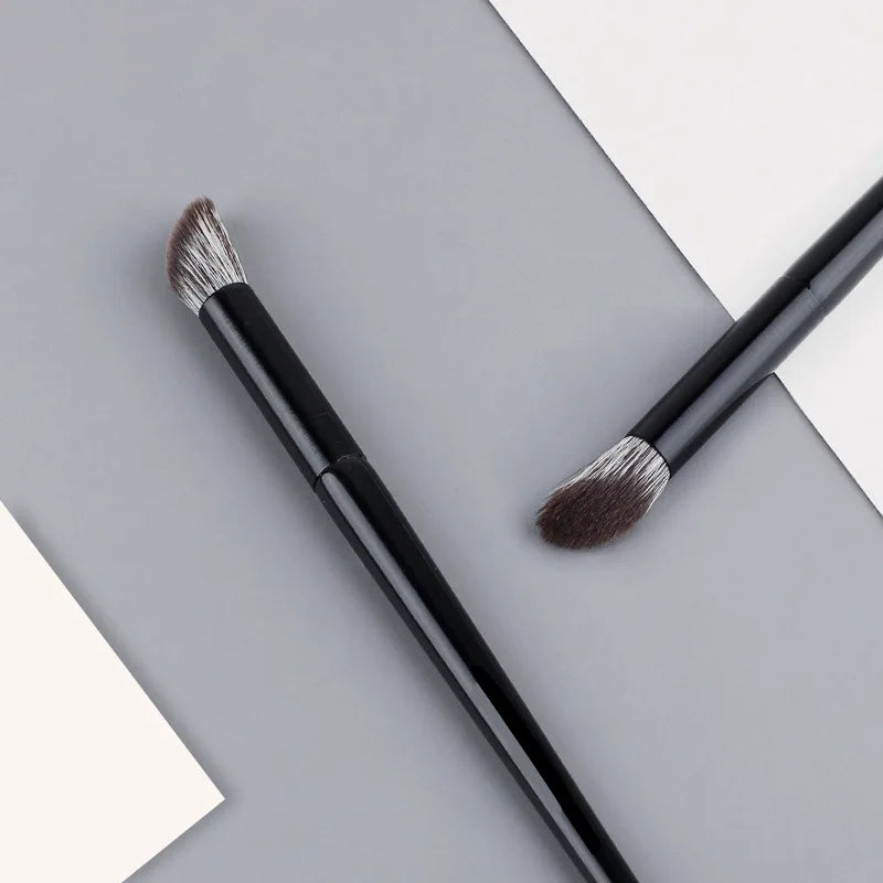 Concealer Brush | Essential Tool for Flawless Makeup Finish