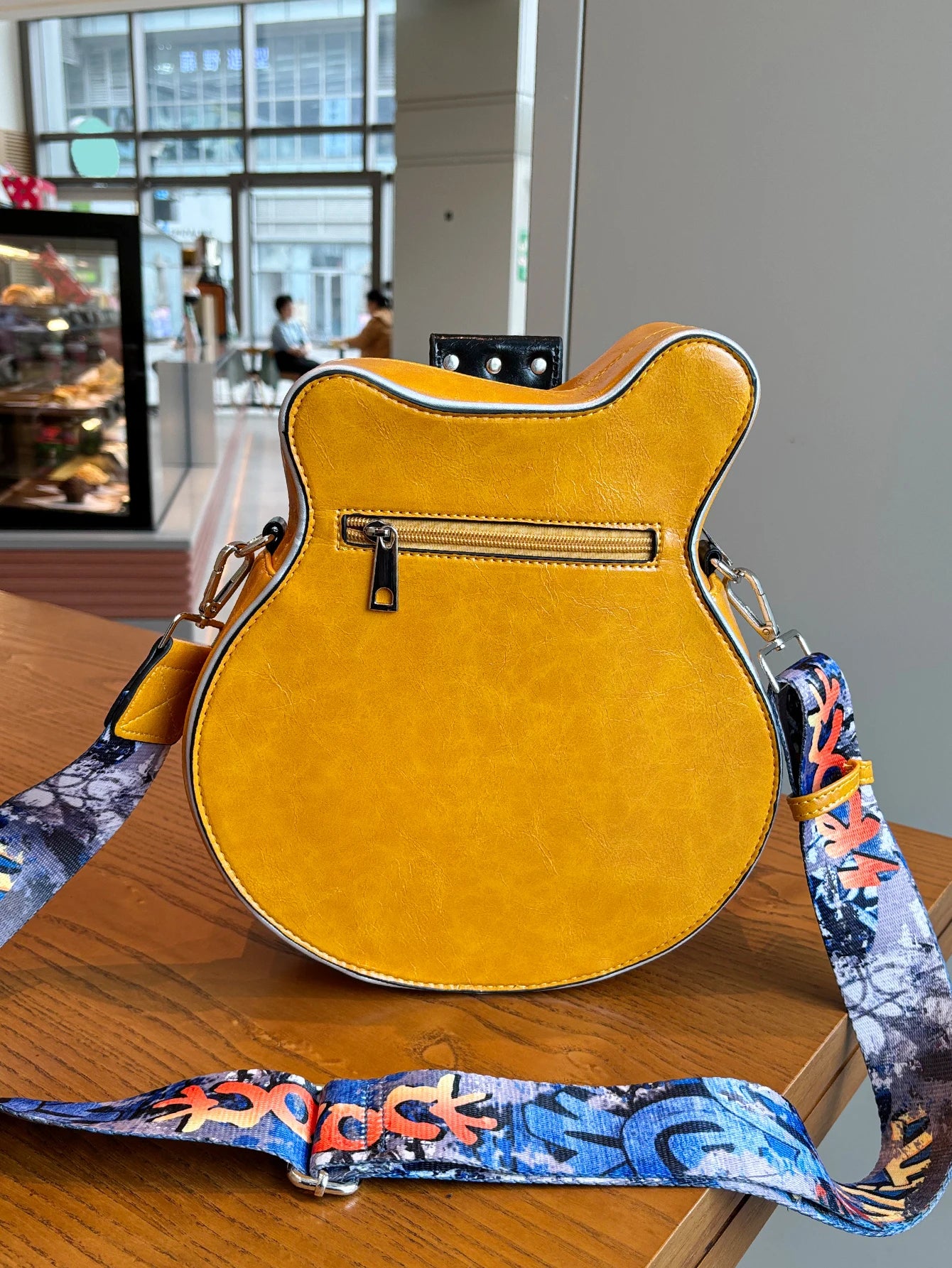 Creative Retro Guitar Shape Bag | Stylish Messenger Shoulder Bag