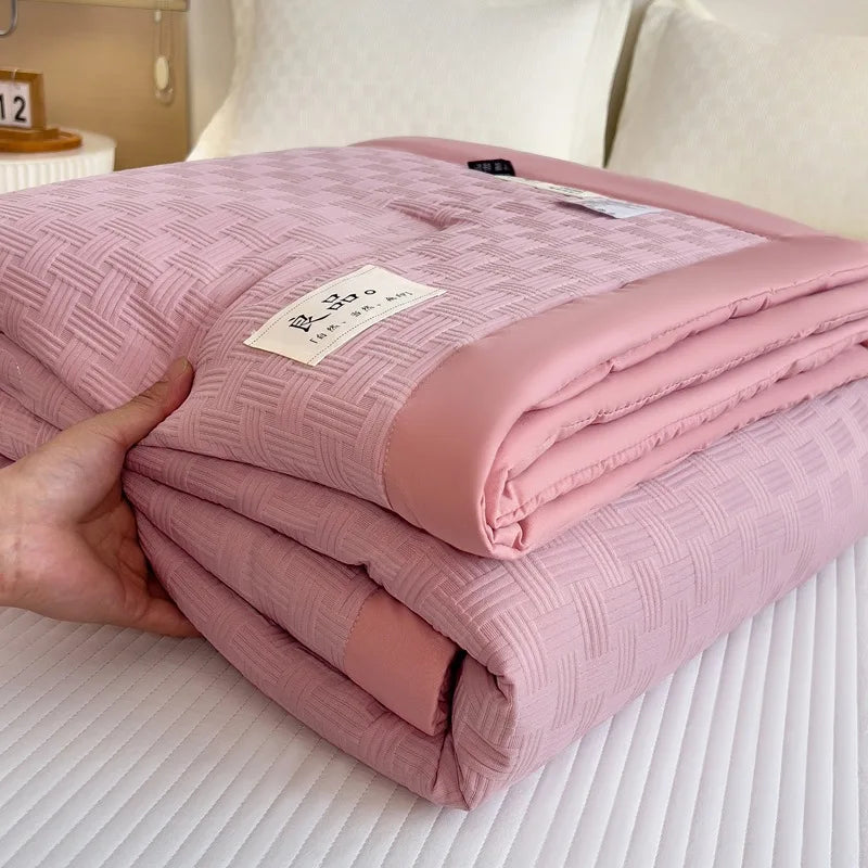 Lightweight Summer Waffle Quilt | Ideal for Home & Dorm