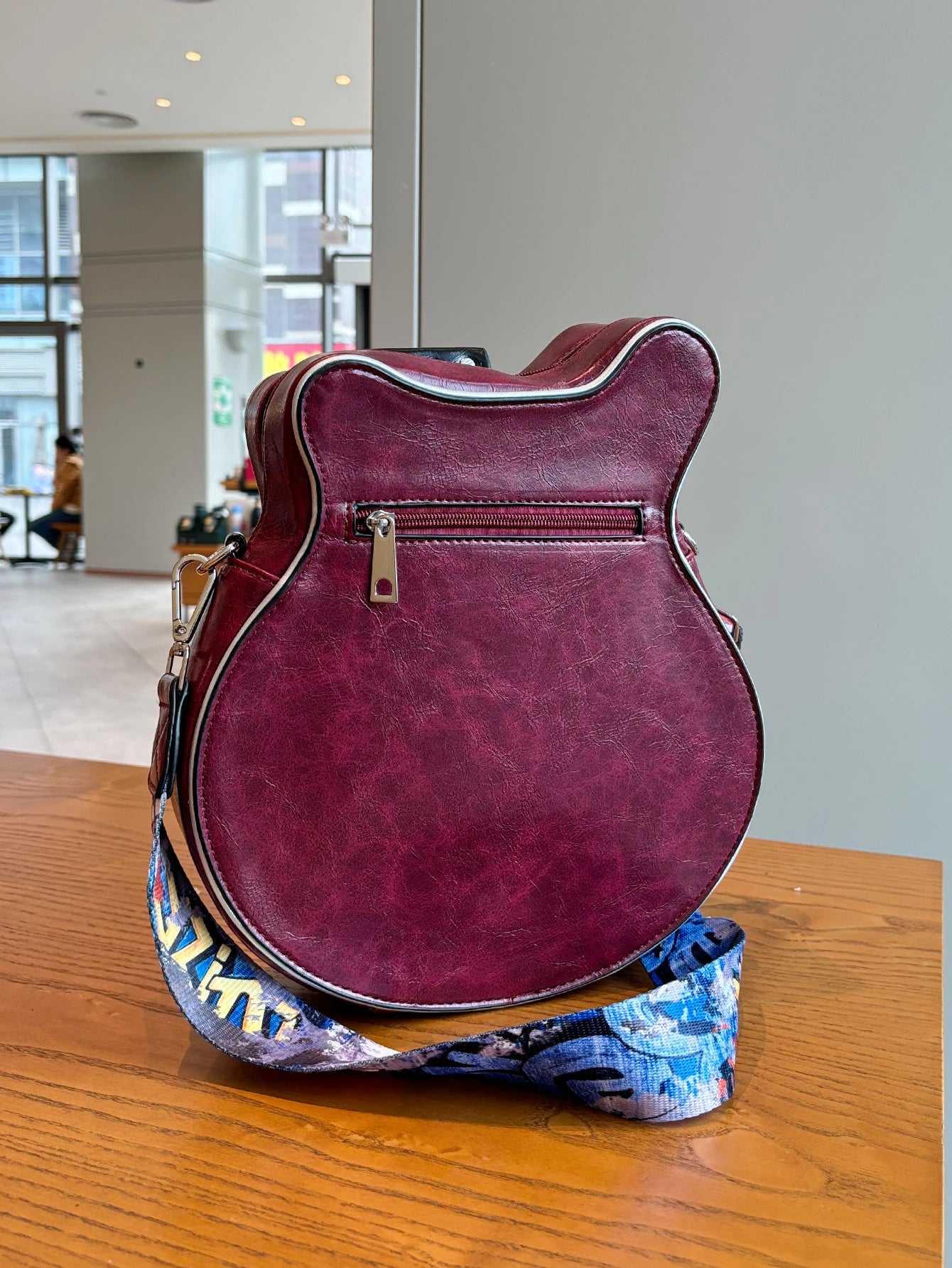 Creative Retro Guitar Shape Bag | Stylish Messenger Shoulder Bag