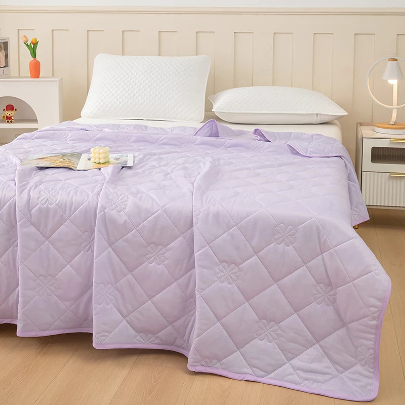 Cooling Silk Summer Quilt | Breathable & Ice Cold Comfort