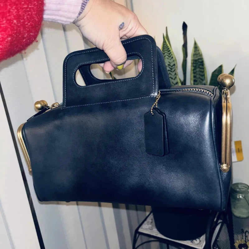Luxury Retro Clip Handbag | Elegant Large Capacity Crossbody Bag