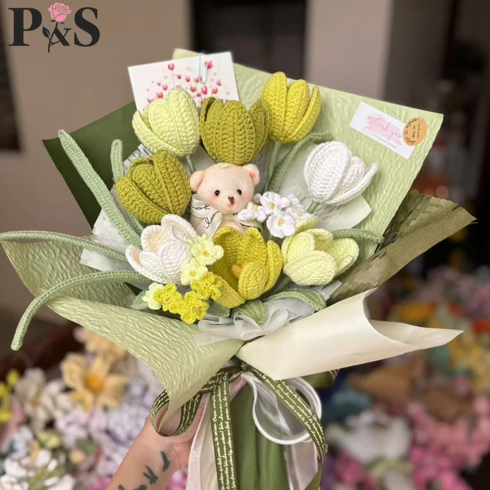 Ramo de flores de tulipanes morados de ganchillo de lujo hechos a mano para el hogar