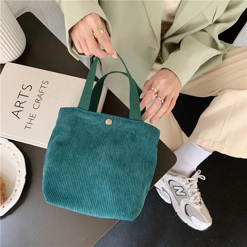 Elegante bolso de mano pequeño de terciopelo para mujer | Un esencial de estilo casual