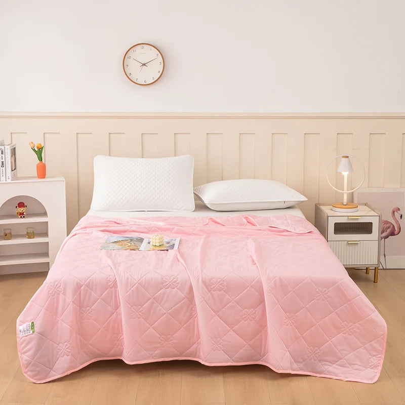 Cooling Silk Summer Quilt | Breathable & Ice Cold Comfort