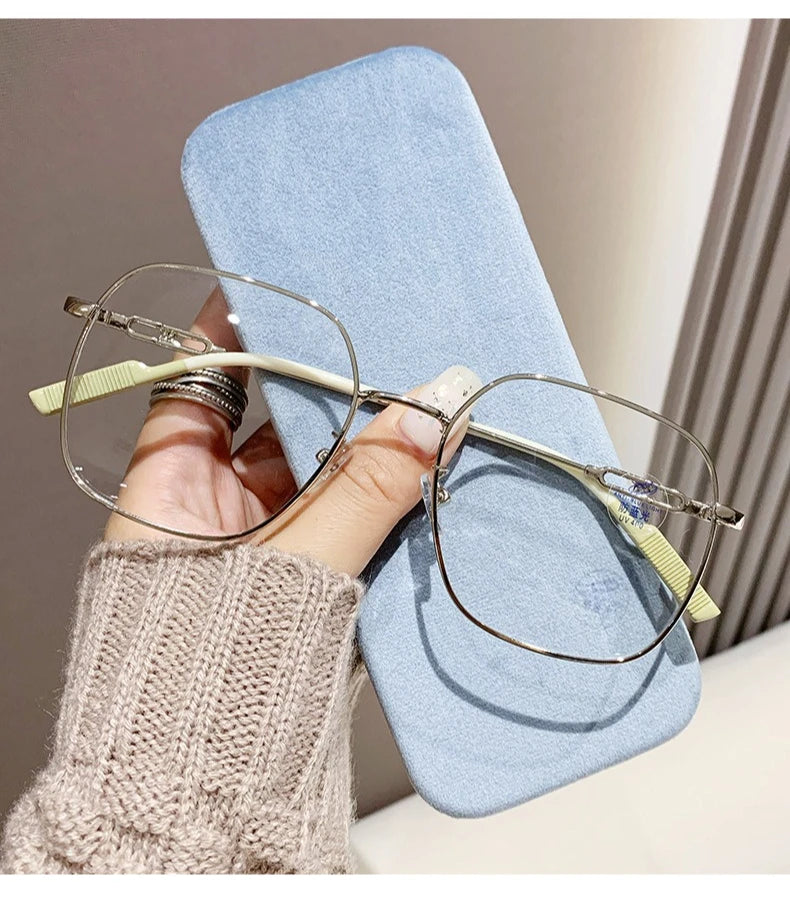 Ultra Light Anti Blue Light Glasses | Stylish Myopia Eyewear