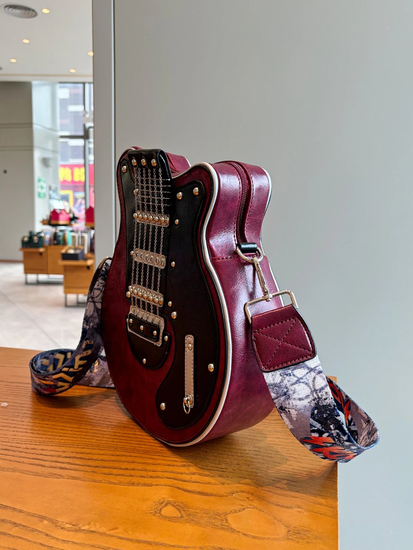 Creative Retro Guitar Shape Bag | Stylish Messenger Shoulder Bag