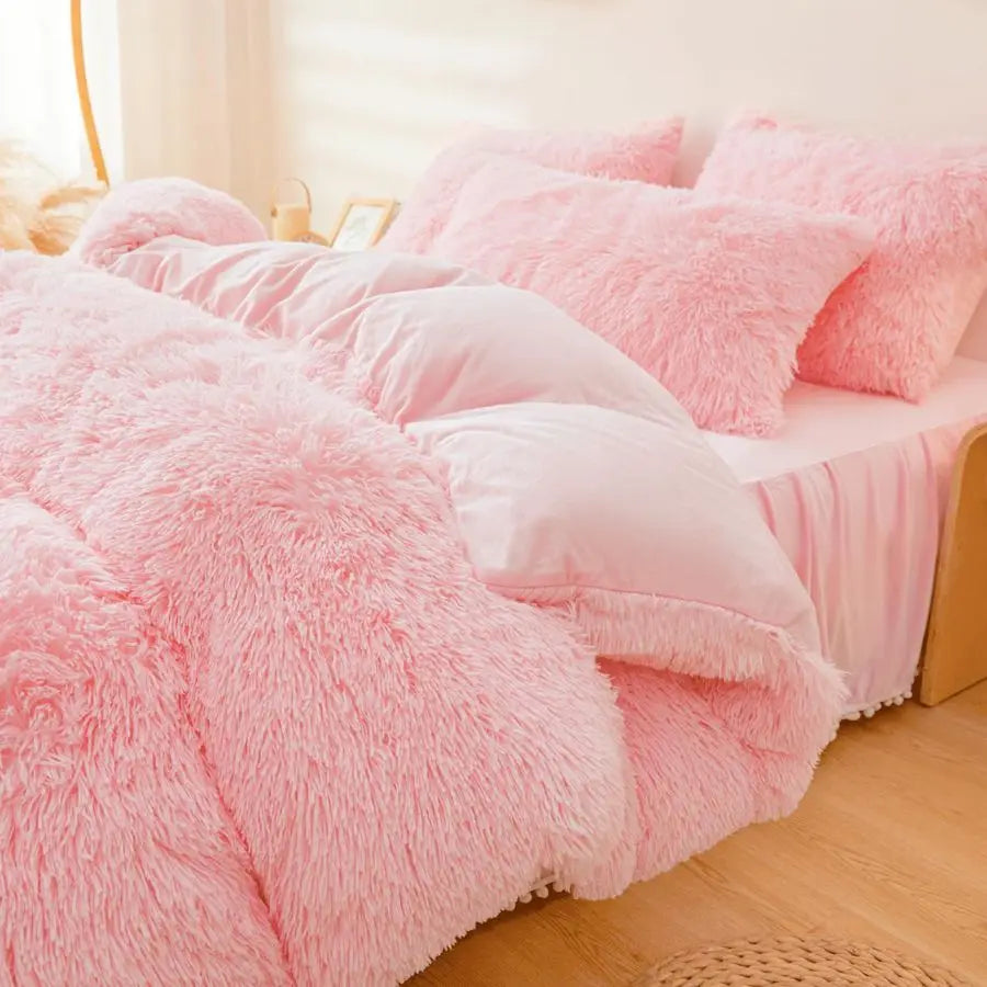 Luxurious Pink Faux Fur Comforter Cover Set | Cozy 3-Piece Queen Bedding