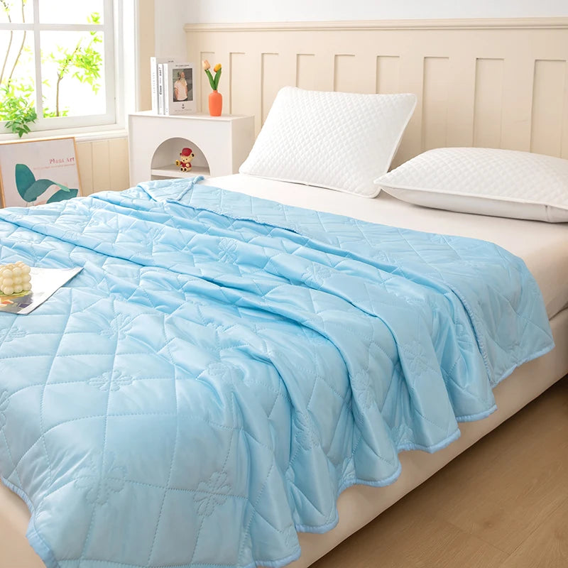 Cooling Silk Summer Quilt | Breathable & Ice Cold Comfort
