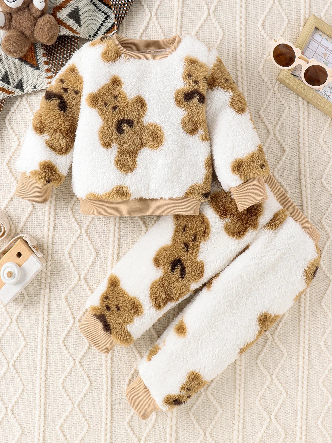 Adorable Toddler Bear Sweatshirt & Pants Set | Winter Comfort
