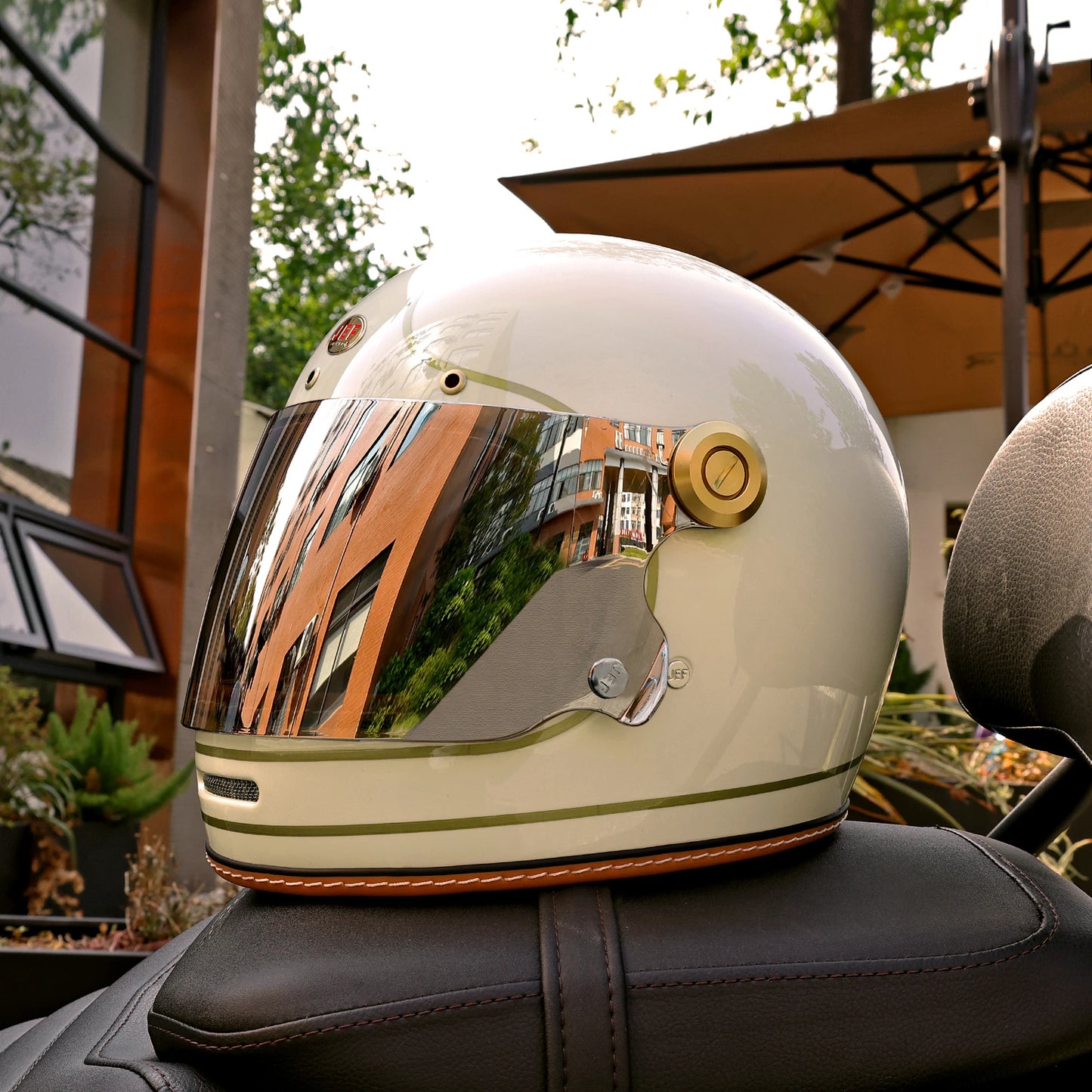 Vintage Full Face Moto Helmet | Retro Style Motorcycle Safety Gear