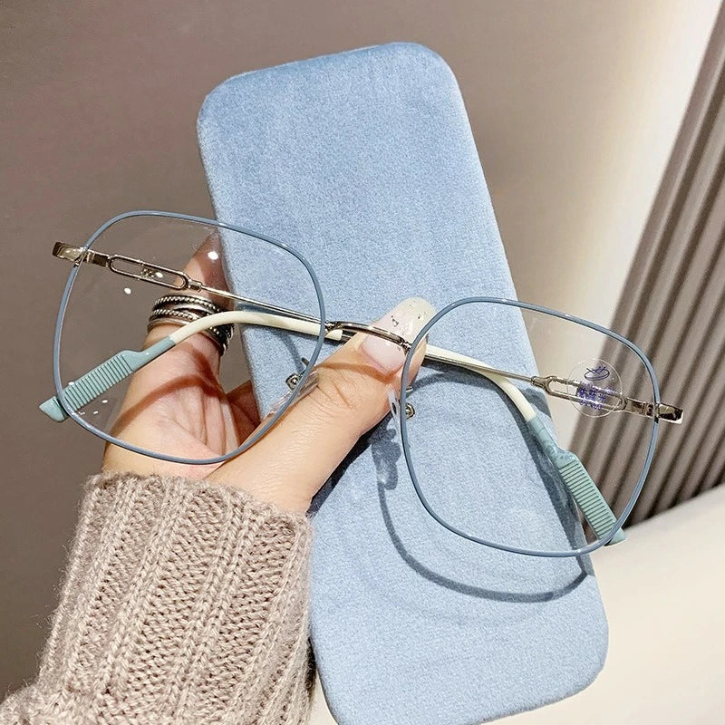 Ultra Light Anti Blue Light Glasses | Stylish Myopia Eyewear