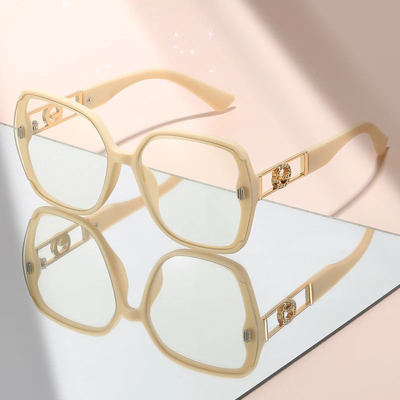 Stylish Large-Frame Flat Glasses | Chic Minimalist Eyewear