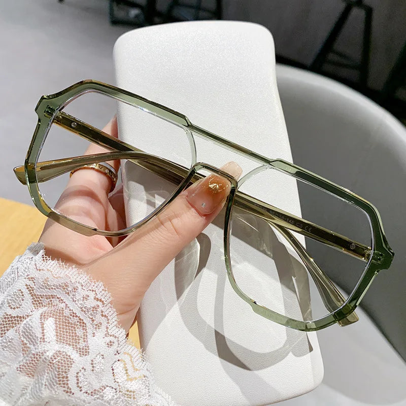 Stylish Women’s Oversized Myopia Glasses | Photochromic Eyeglasses 2026