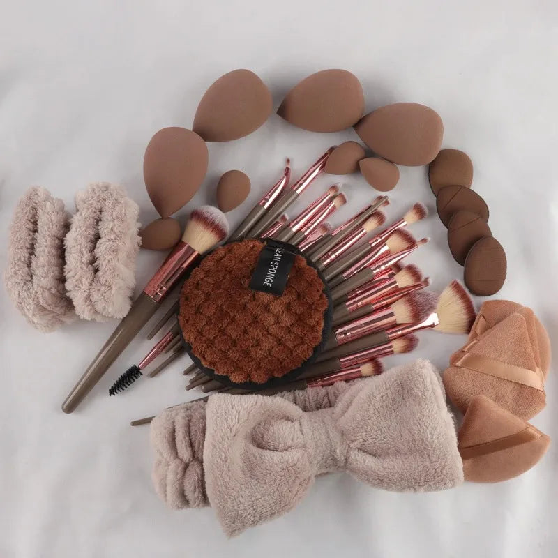 56 Piece Makeup Brush Set (Chocolate) – Full Face Cosmetics Kit with Wool Fiber Brushes, Eyeshadow Blending Brushes & Beauty Sponges