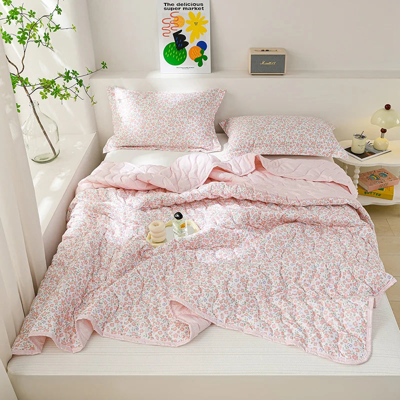Lightweight Breathable Cooling Summer Quilt | Soft Duvet Comforter